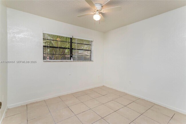 Building Photo - 1123 NW 27th Ave