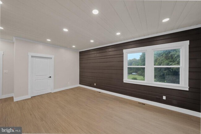 Building Photo - 71 Dreamland Park Dr