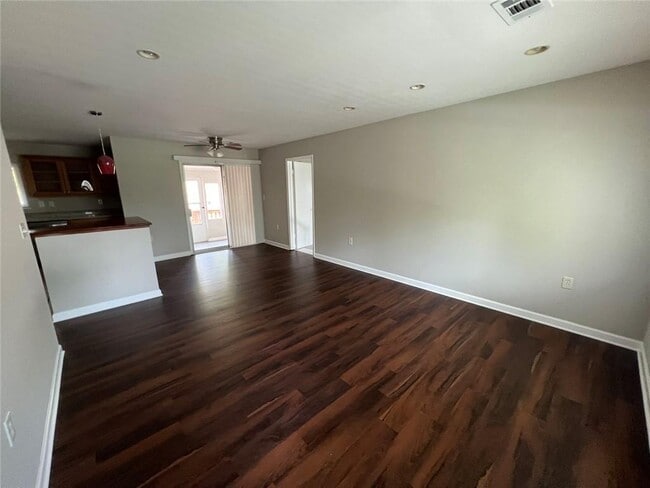 Building Photo - 3920 Spanish Oak Dr