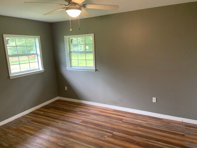 Building Photo - 1130 N 13th Ave