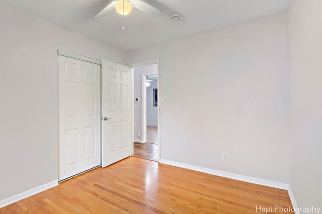 Building Photo - 4703 W Shore Dr