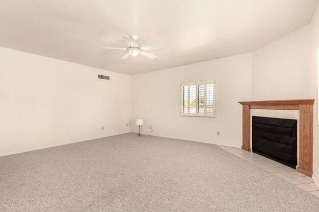 Building Photo - 7880 S Ave De Pina