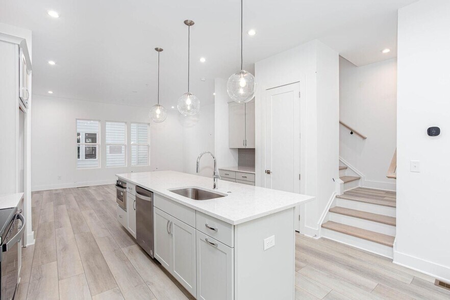 Building Photo - 517 Motivation Cir NW