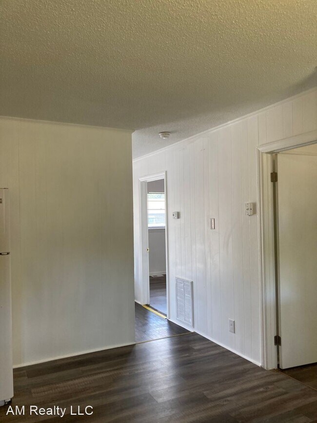 Building Photo - 2 br, 1 bath House - 609 Elaine Street