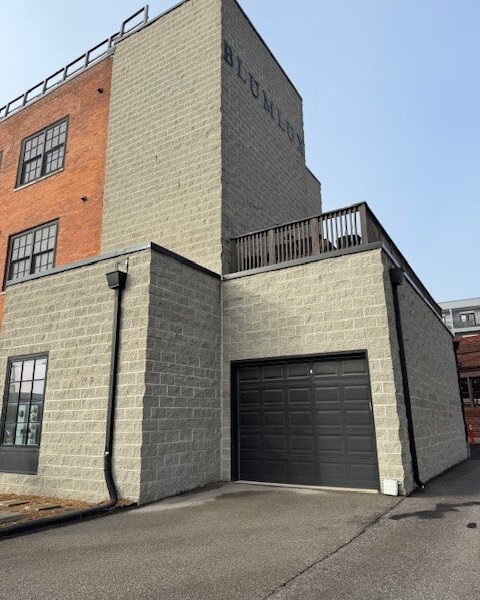 Detached Garage - 740 E North St