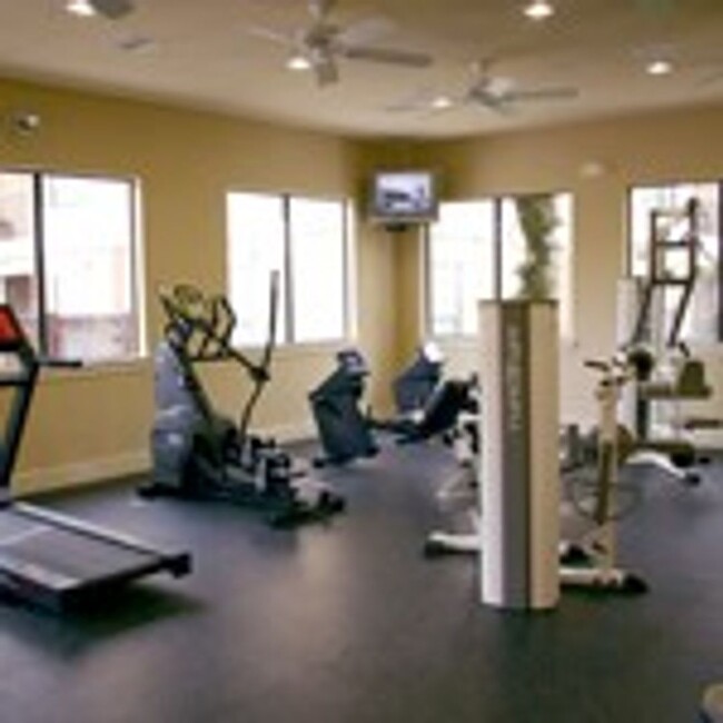 Building Photo - FURNISHED OR UNFURNISHED 3BR/2BA CONDO IN ...