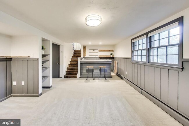 Building Photo - 4422 Neptune Dr