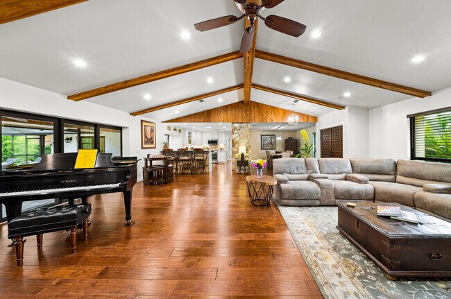 Building Photo - 12466 Quercus Ln