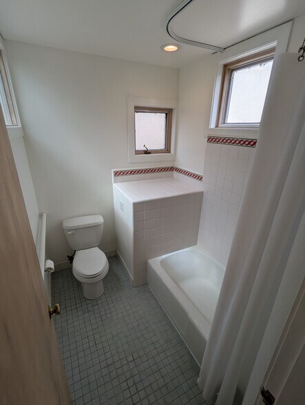 2nd floor full bathroom - 2346 Cedar St