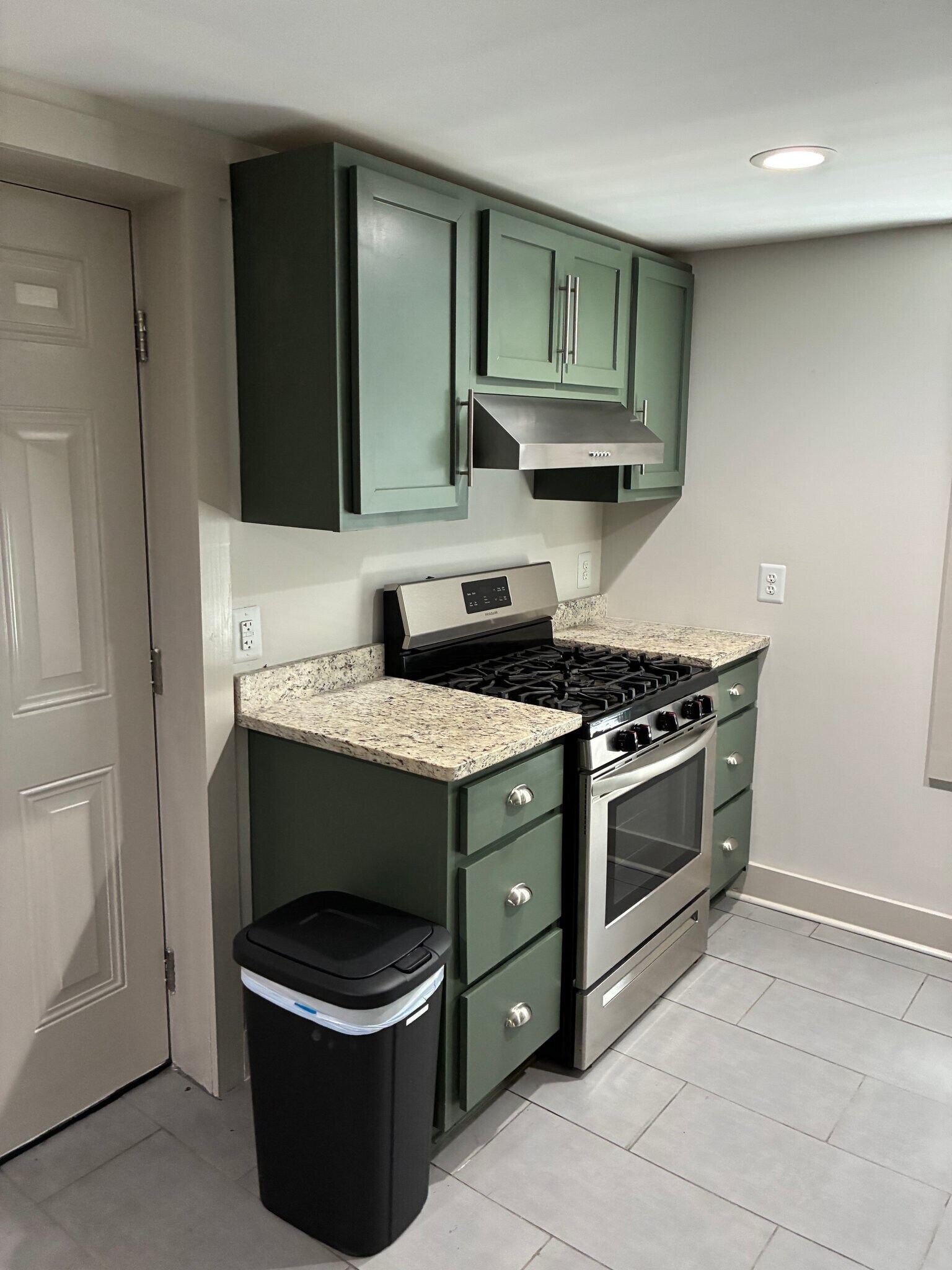 Building Photo - 528 N Royal Ave