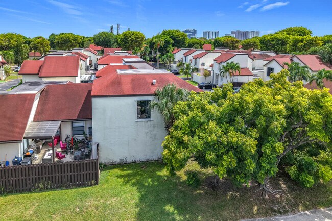 Building Photo - 693 NW 102 Pl