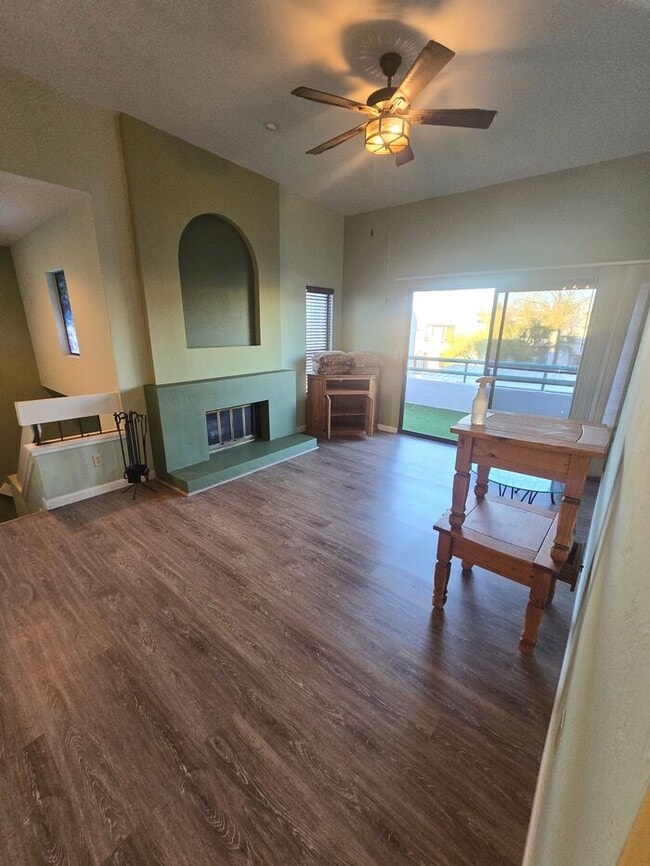 Building Photo - 7909 E Colette Cir