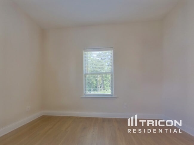 Building Photo - 446 Cantrell Dr