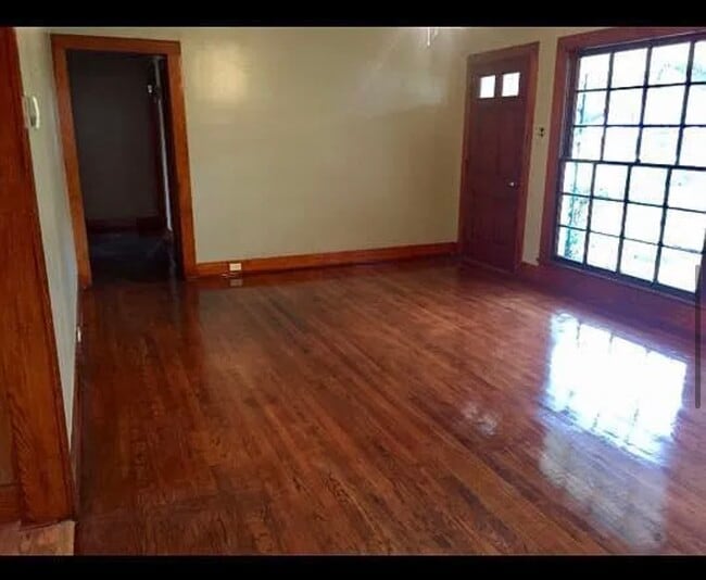 Building Photo - 94 Main St