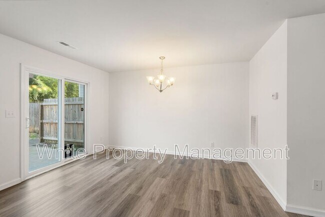 Building Photo - 1619 Hooper Court