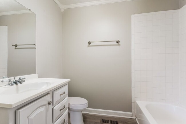 Building Photo - 126 Fergus Rd