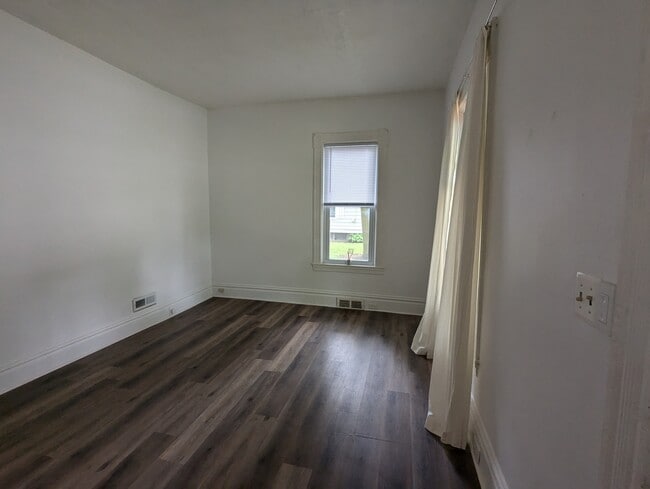 Building Photo - Hopson