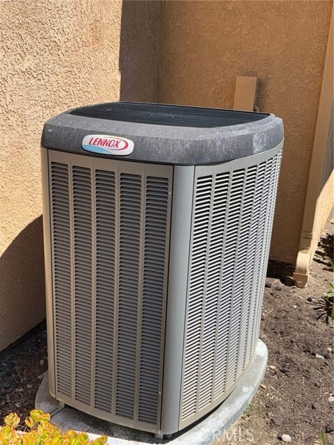 Building Photo - 39495 7 Oaks Dr