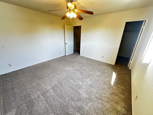 Building Photo - 4280 Green Ave