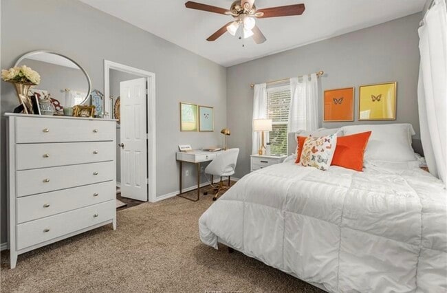 Building Photo - 410 Montclair Ave