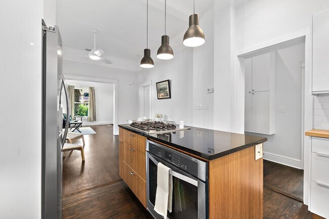 Building Photo - 17 Old Mission Ave