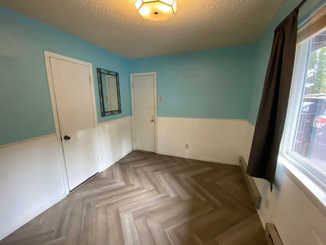 Building Photo - MOST AFFORDABLE: Blue River condo! Great l...