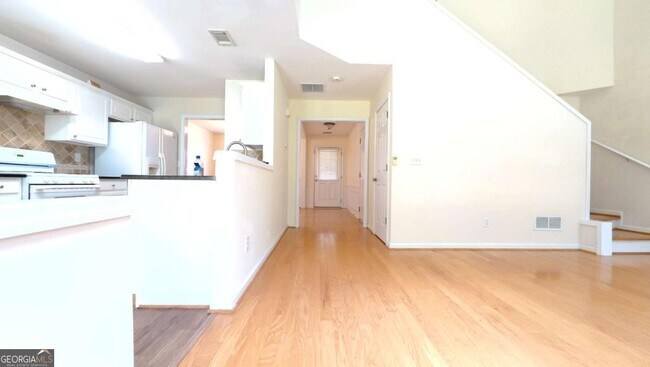 Building Photo - 135 Friars Head Dr NE