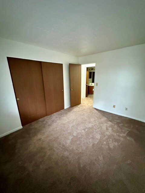 Building Photo - 2163 Hedgerow Road