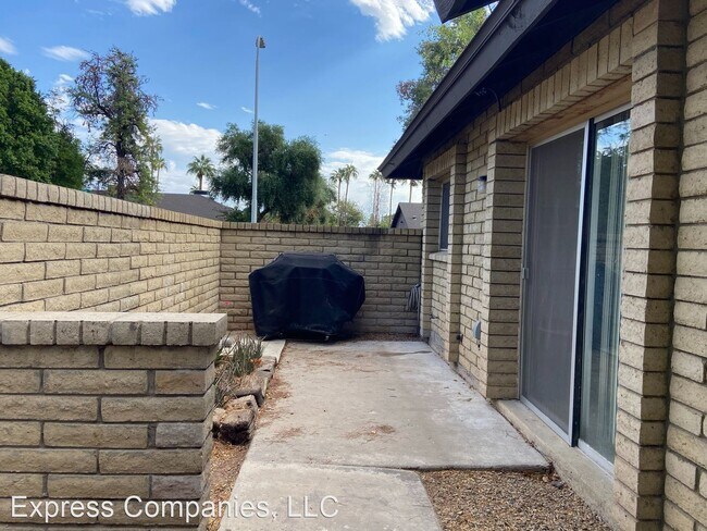 Building Photo - 3 br, 2 bath House - 15 W Loma Vista Dr. #104