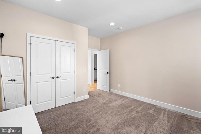 Building Photo - 1124 Themis St SE