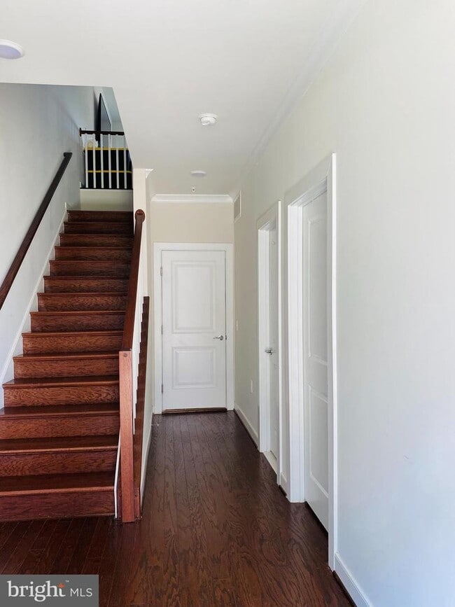 Building Photo - 13348 Sherwood Park Ln