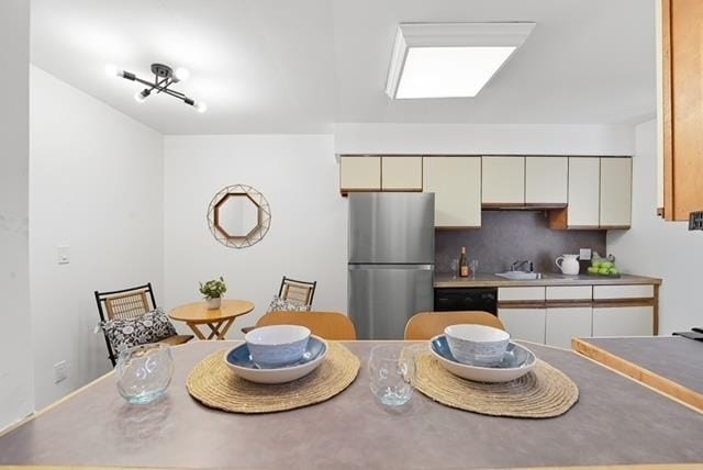 Building Photo - 67 W 48th St