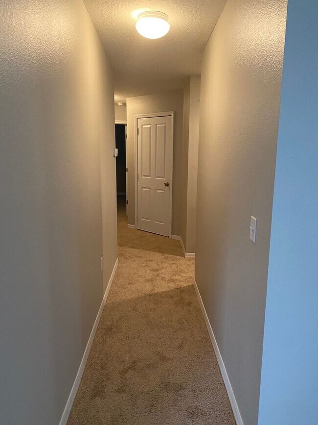 Building Photo - Quaint 3/2 Home with a Beautiful Covered F...