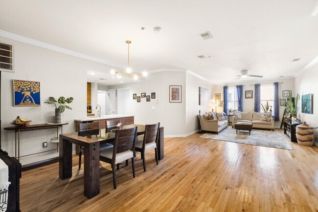 Building Photo - 510 Monroe St