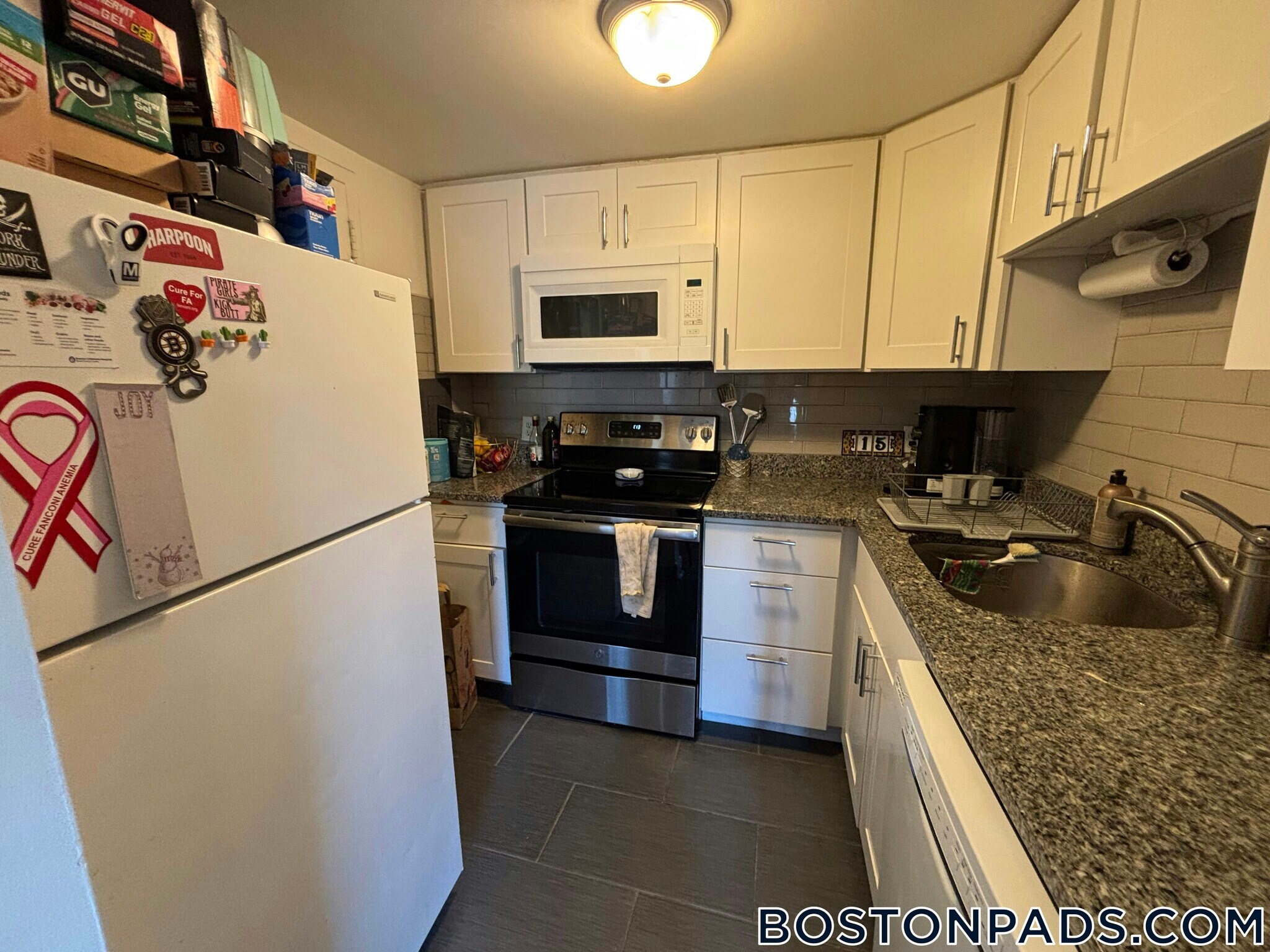 Building Photo - 524 Putnam Ave