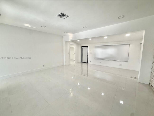 Building Photo - 1831 SW 23rd Ave