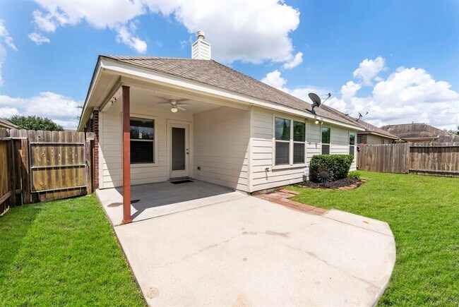 Building Photo - 28519 Lockeridge View Dr