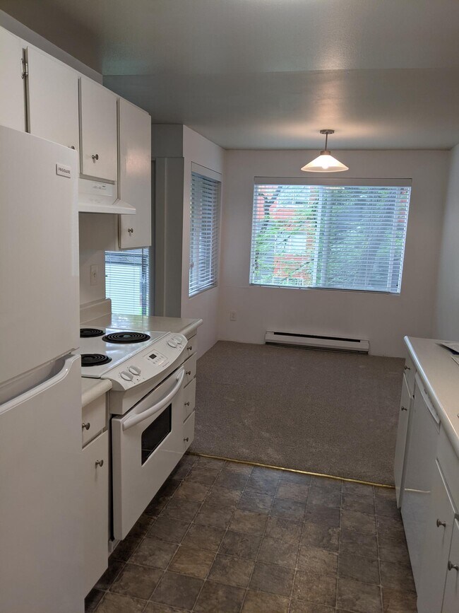 Building Photo - 7021 Sand Point Way NE