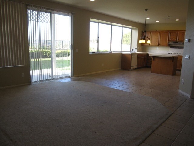 Building Photo - 4972 Overlook Dr