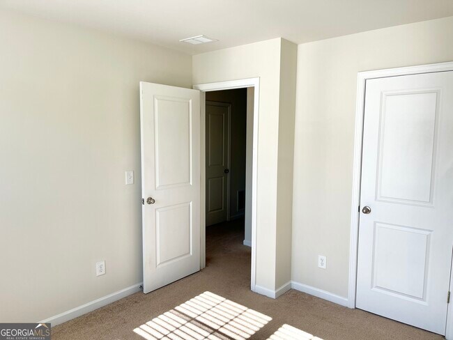 Building Photo - 195 Mountain Rest Ct SE