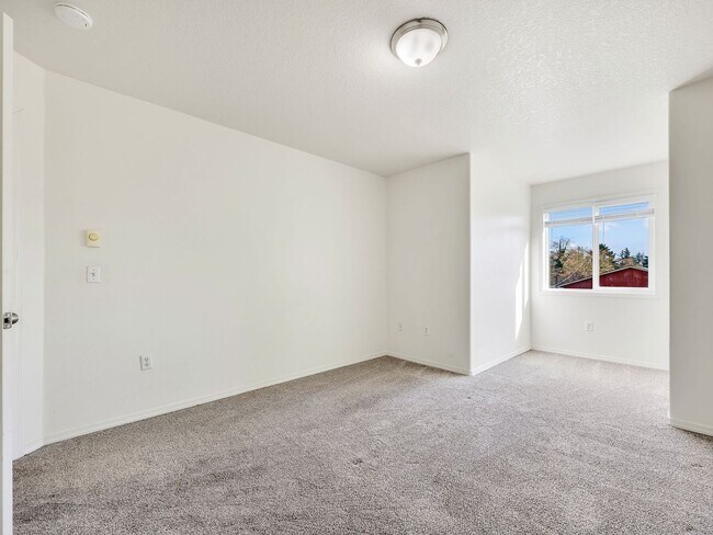 Building Photo - 1536 S Main Ave