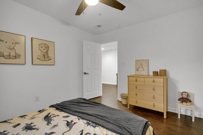 Building Photo - Beautifully Renovated West Ashley Home
