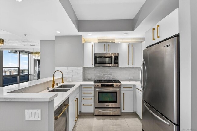 Building Photo - 321 Tenth Ave