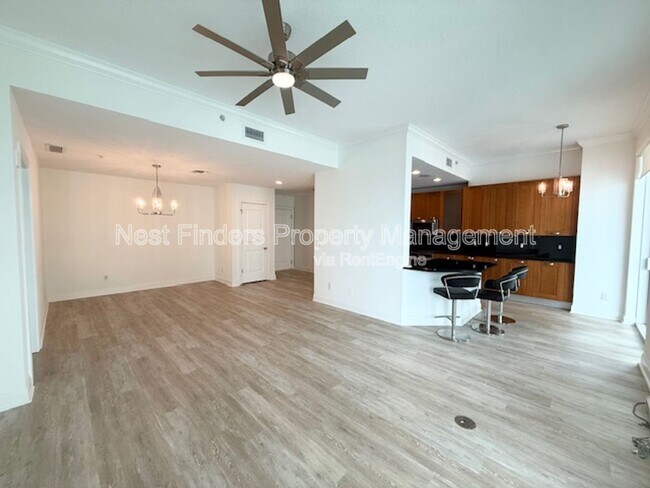 Building Photo - 1431 Riverplace Blvd