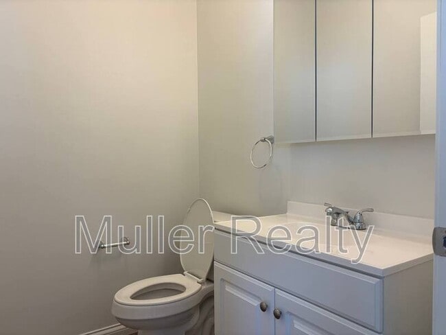Building Photo - 4805 Fennel Rd