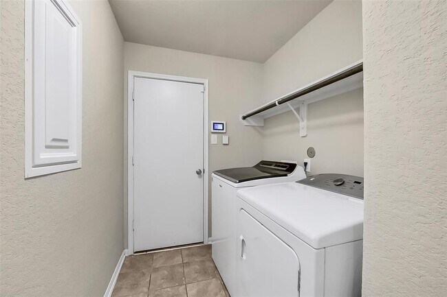 Building Photo - 5114 Espuela Ln