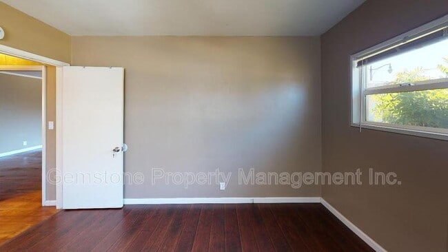 Building Photo - 5744 Mary Ln Dr