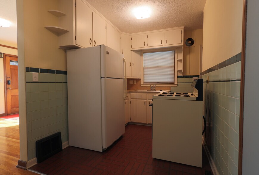 Cool Vintage Kitchen - 2623 Terrace Rd