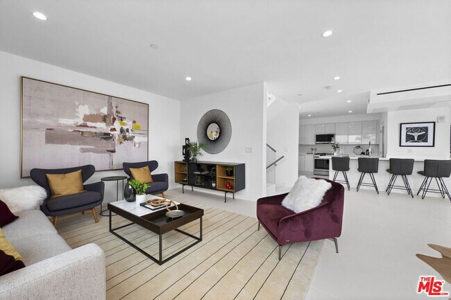 Building Photo - 621 Kings Rd