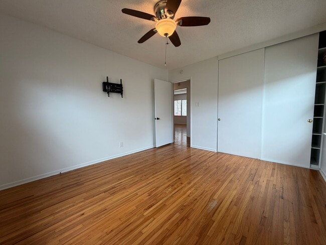 Building Photo - 3-Bedroom Home for Rent in El Camino Village | 2-Car Garage & Private Backyard